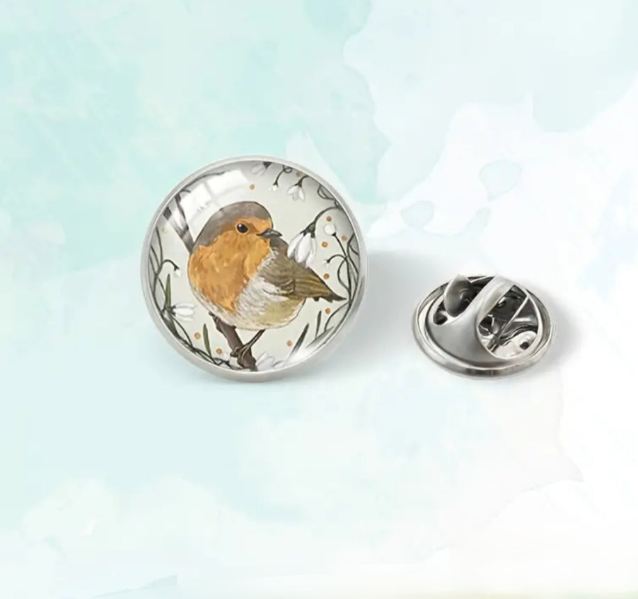 Lovely Robin Pin Badge - The Pet Drop