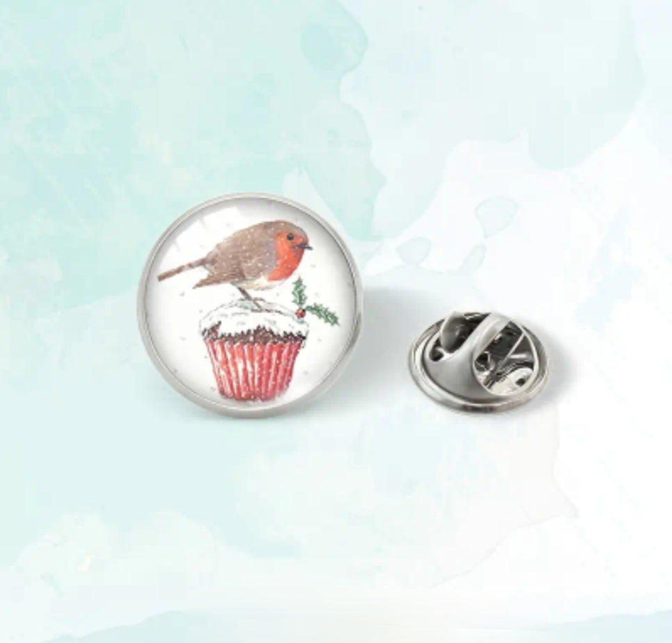 Christmas Robin Pin Badge - The Pet Drop
